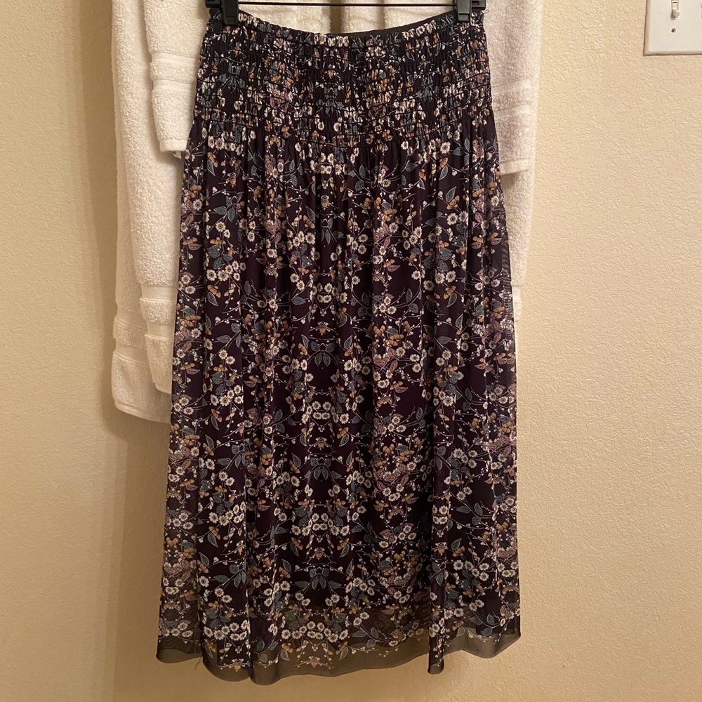 XS Long skirt, very comfortable elastic waist, forgiving fit, worn three times